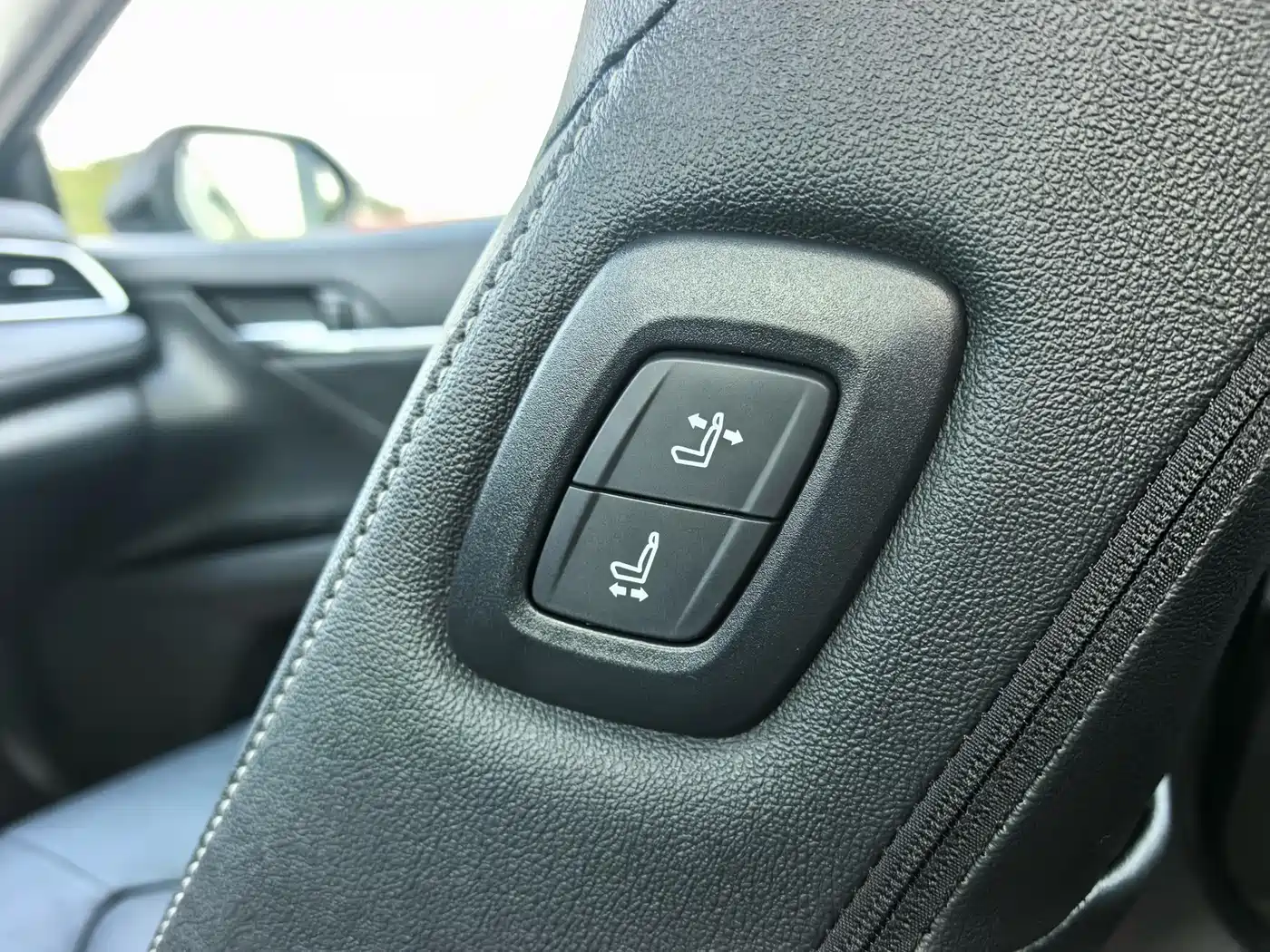 Toyota Camry 2021 Hybrid 2.5HS Fashion Edition фото 19