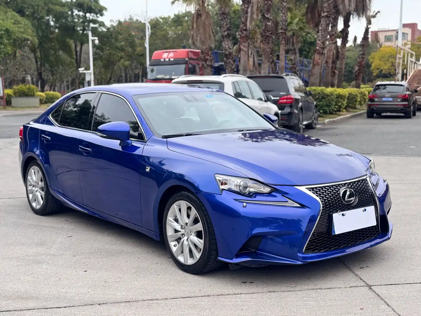 Lexus IS 2015 200t F SPORT фото 3