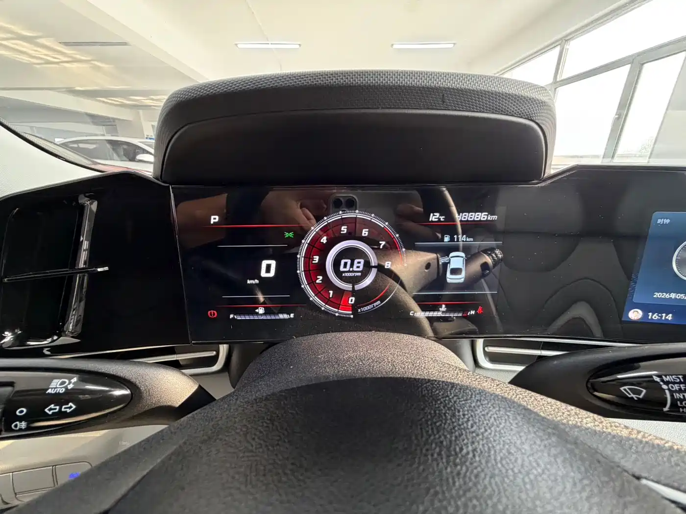 Hyundai Elantra 2022 1.5L CVT LUX Premium Edition фото 18