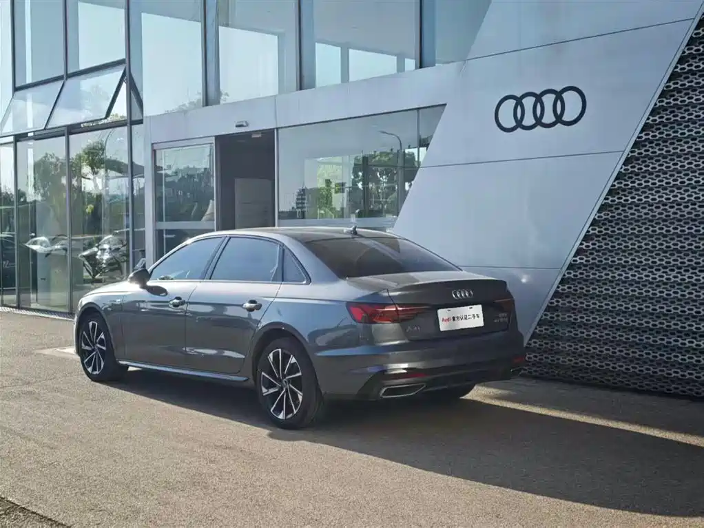 Audi A4L 2023 40 TFSI Luxury Sport фото 4