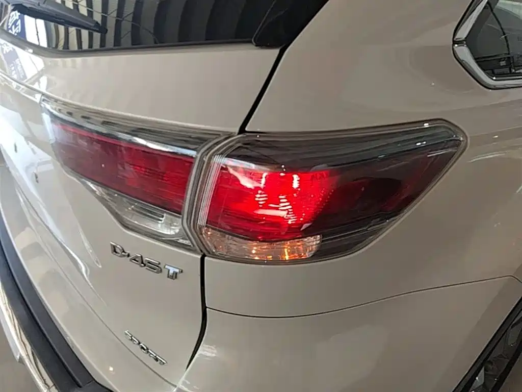 Toyota Highlander 2017 2.0T 2WD Premium 7-Seater фото 24