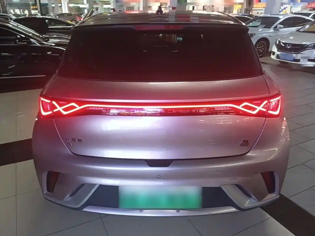 BYD Dolphin 2021 Model 405km Fashion Edition фото 6