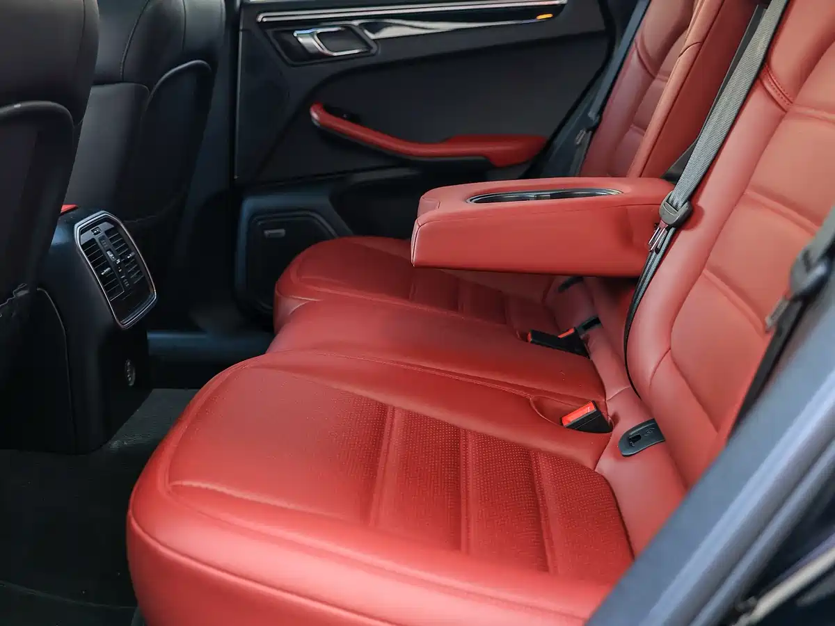 Porsche Macan 2017 Macan Turbo 3.6T фото 15