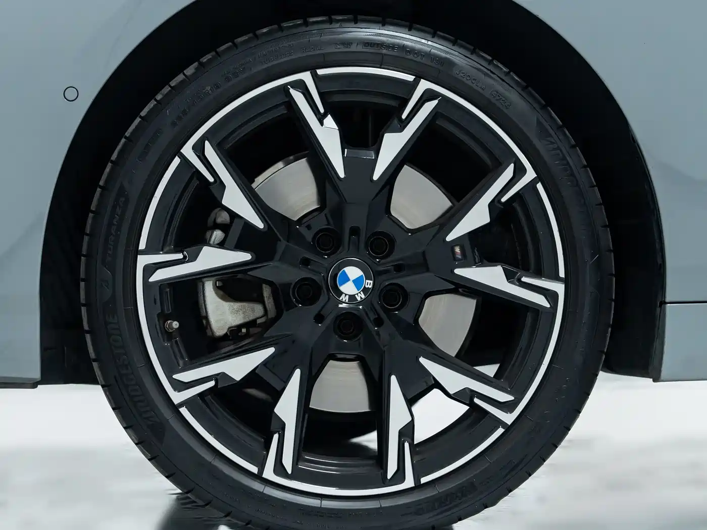 BMW 2 Series 2025 225L M Sport Moonlight Package фото 8