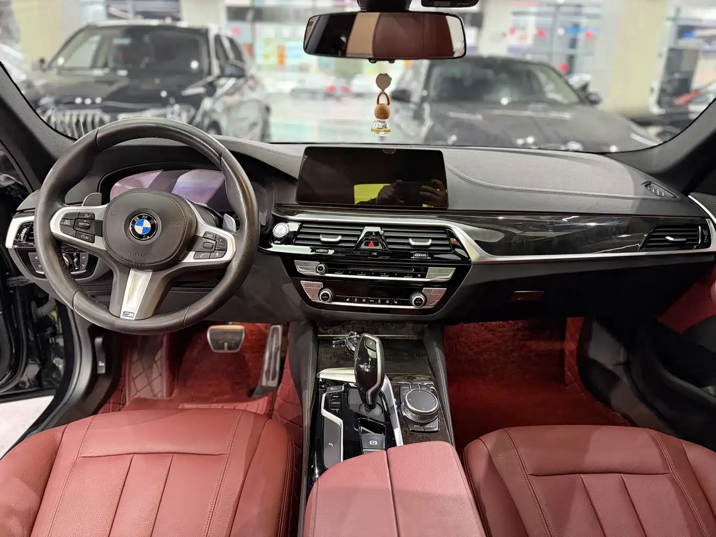 BMW 5 Series 2019 530Li Leading M Sport Package фото 10