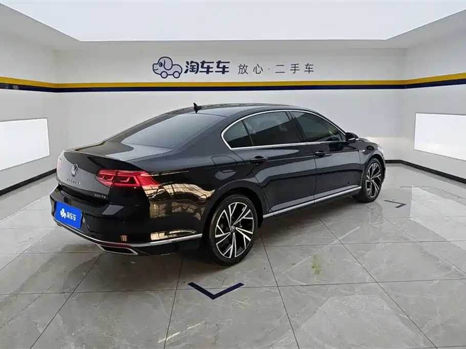 Volkswagen Magotan 2020 330TSI DSG Luxury фото 3