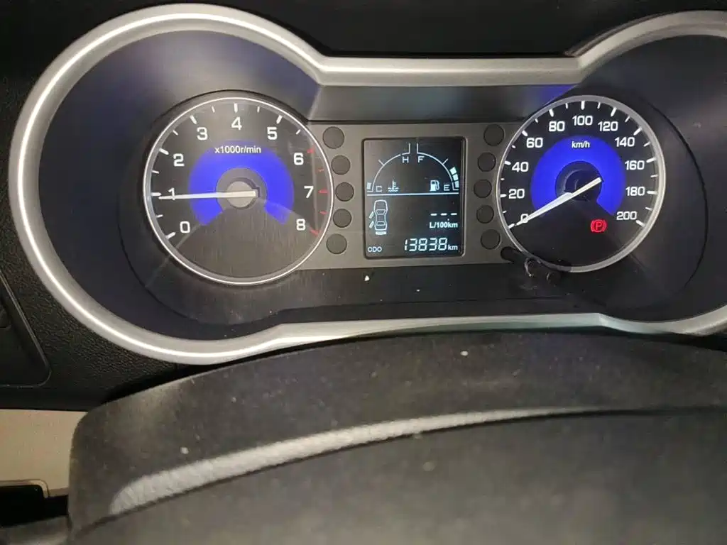 Dongfeng Aeolus A30 2015 2014 1.5L Manual Practical Style