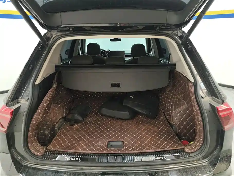 Volkswagen Tiguan L 2023 Facelift 330TSI Auto FWD R-Line Premium фото 4