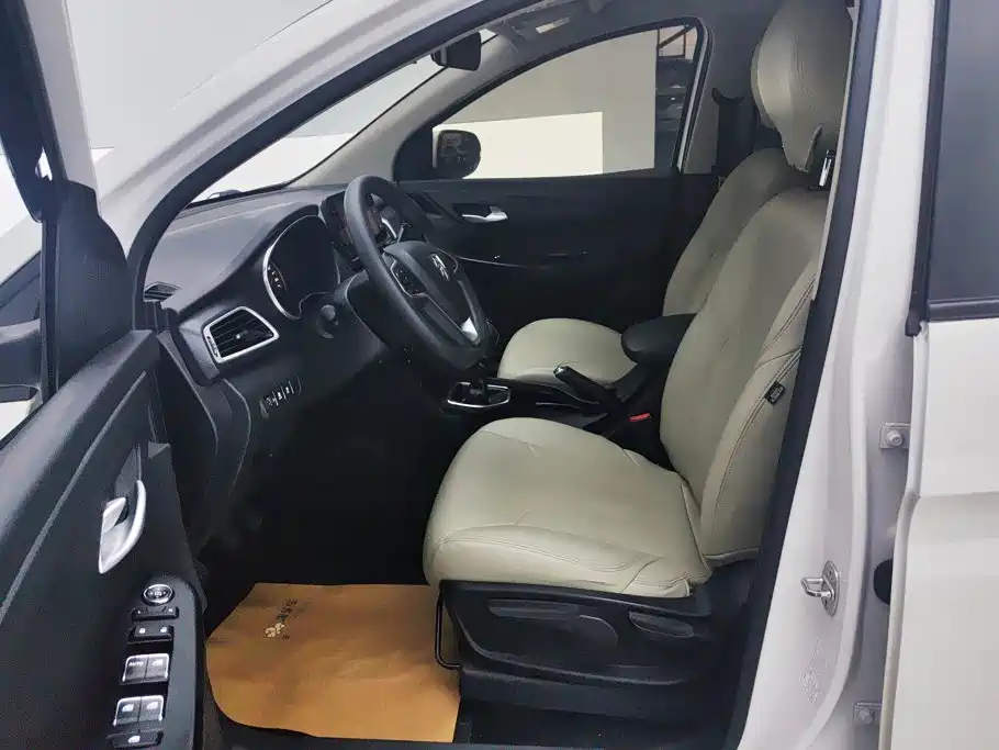 Фото 9 - Baojun 730