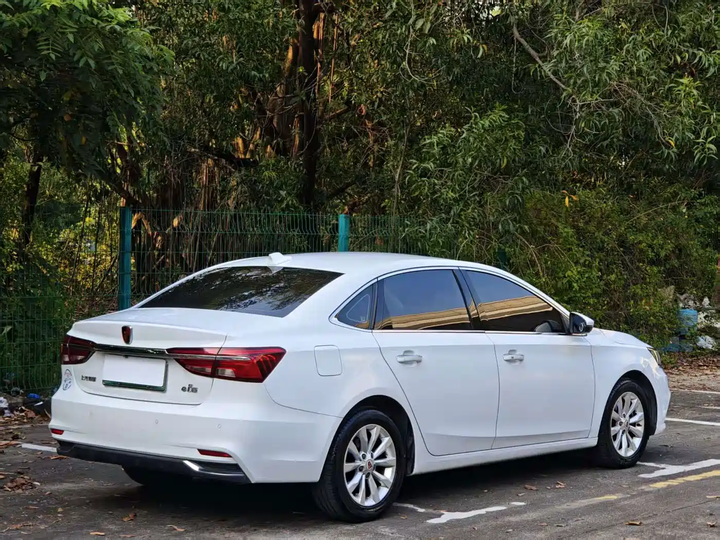 Roewe i6 New Energy 2018 2017 45T Hybrid Connected Smart Enjoyment Edition