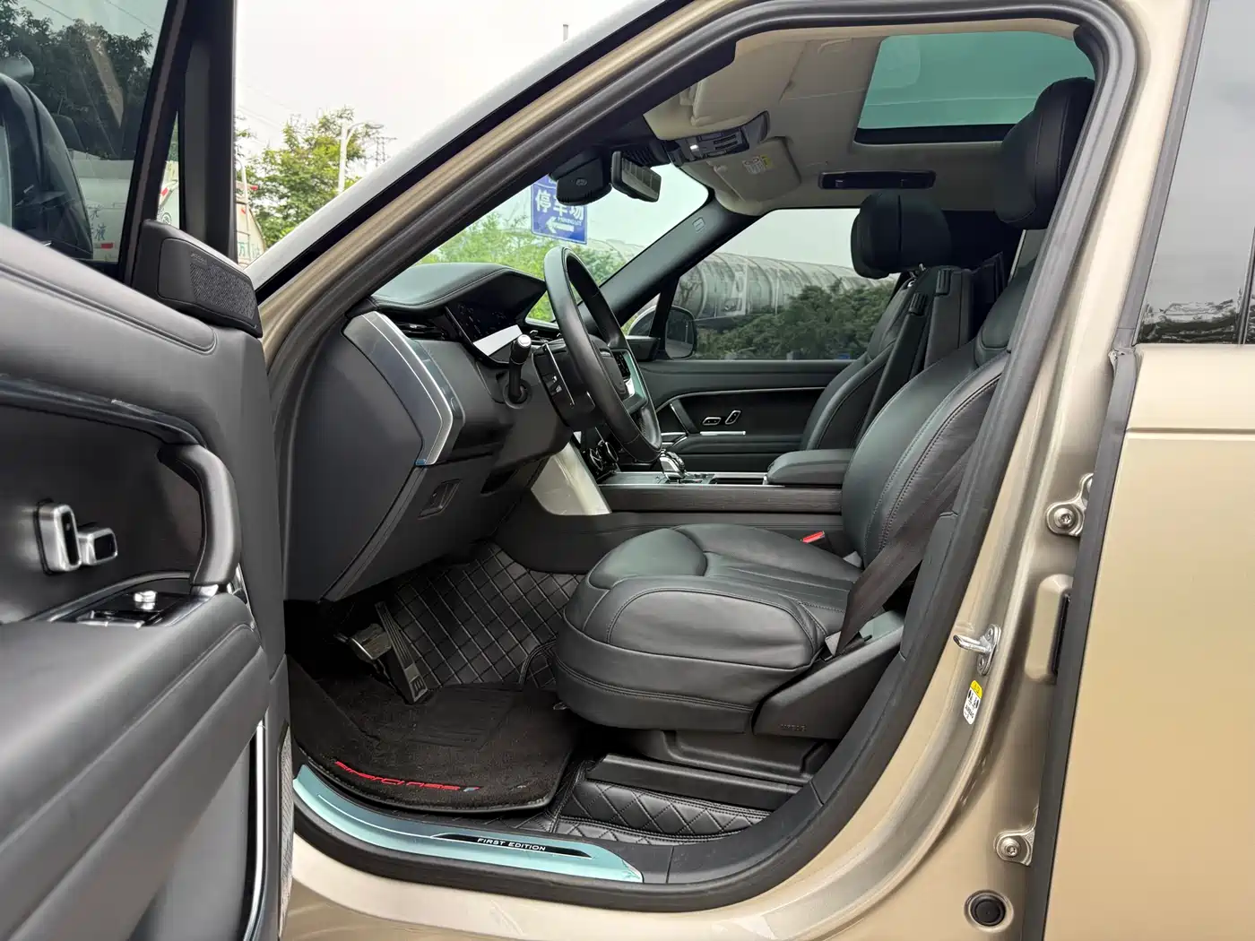 Land Rover Range Rover 2023 4.4 V8 530PS Launch Edition фото 5