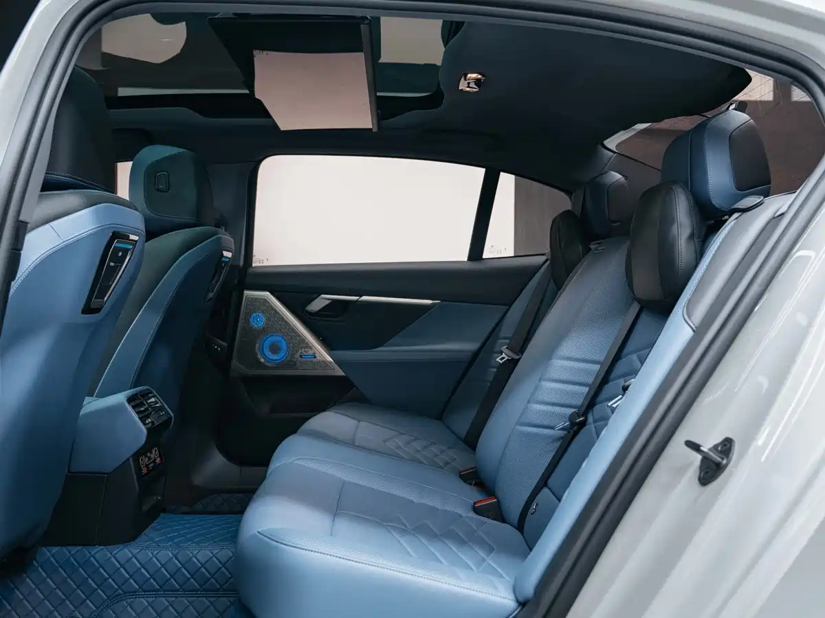 BMW i5 2024 eDrive 35L Premium Model M Sport Package фото 10