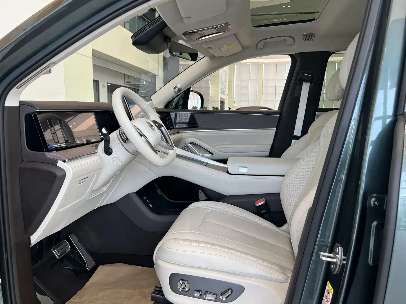 Denza N9 2026 2025 Model Prestige Edition