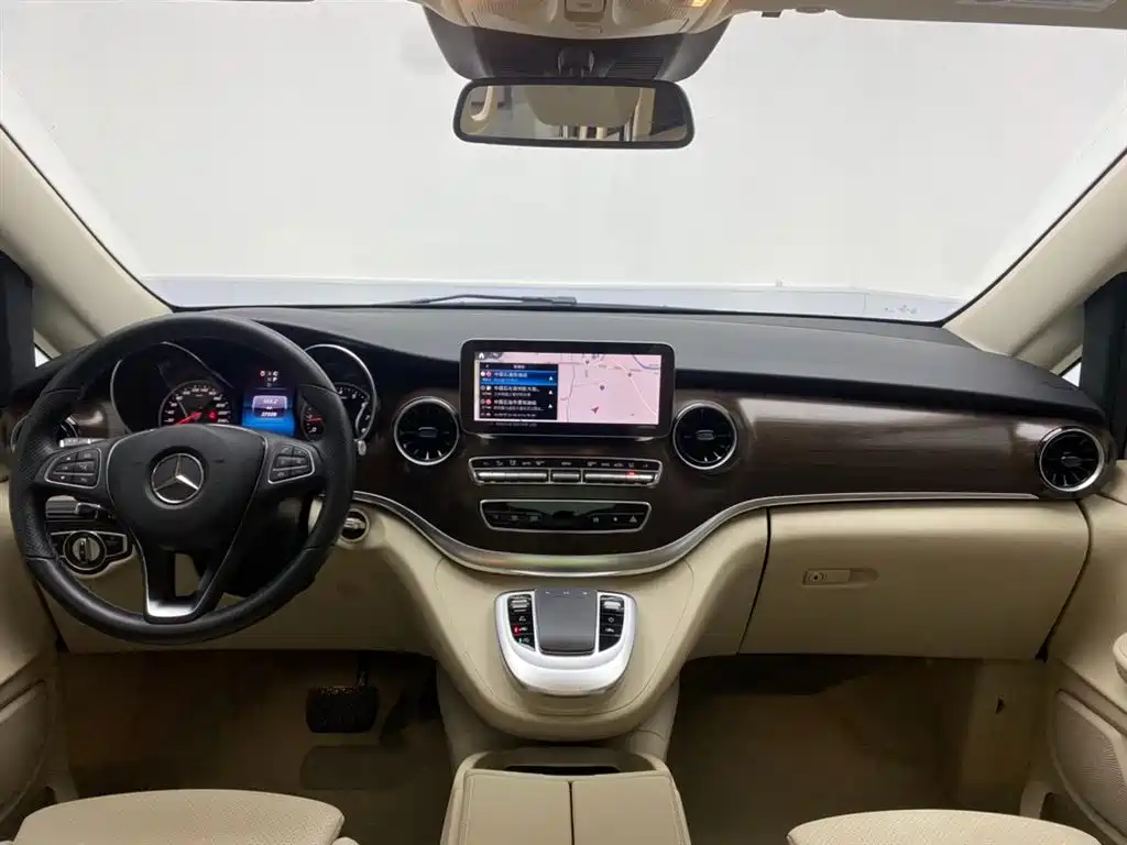 Mercedes-Benz V-Class 2022 V 260 Pilot Edition фото 13