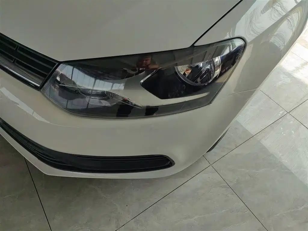 Volkswagen Polo 2016 1.4L Automatic Trend фото 24