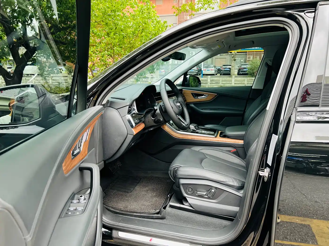 Audi Q7 2022 55 TFSI quattro S line Premium фото 8