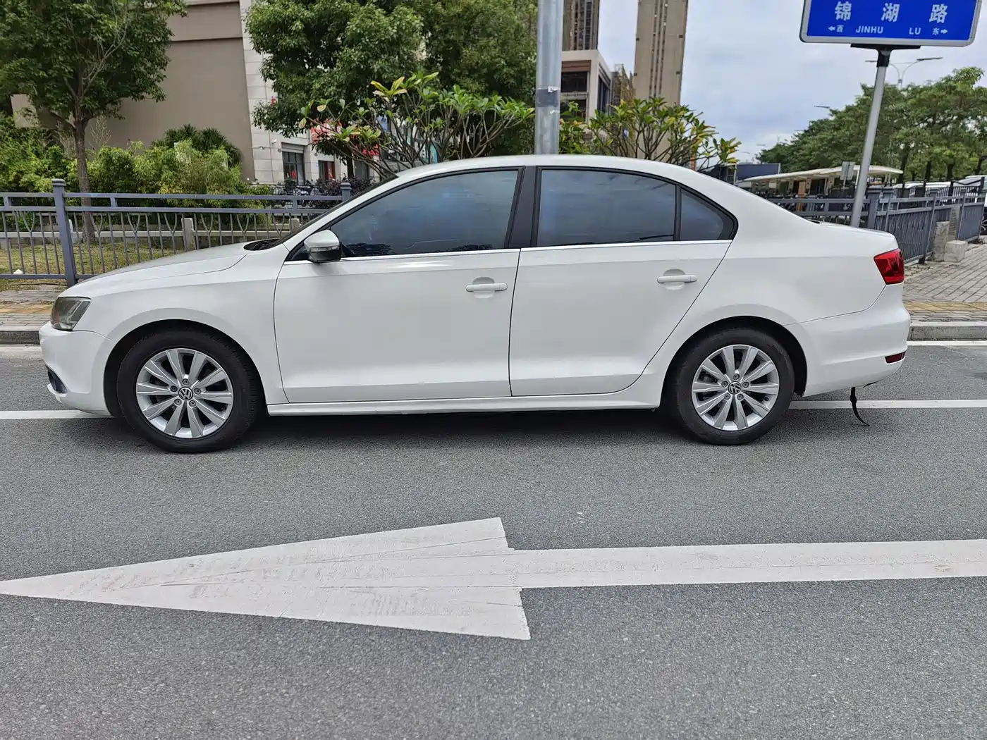 Volkswagen Sagitar 2014 Facelift 1.6L Automatic Comfort фото 4