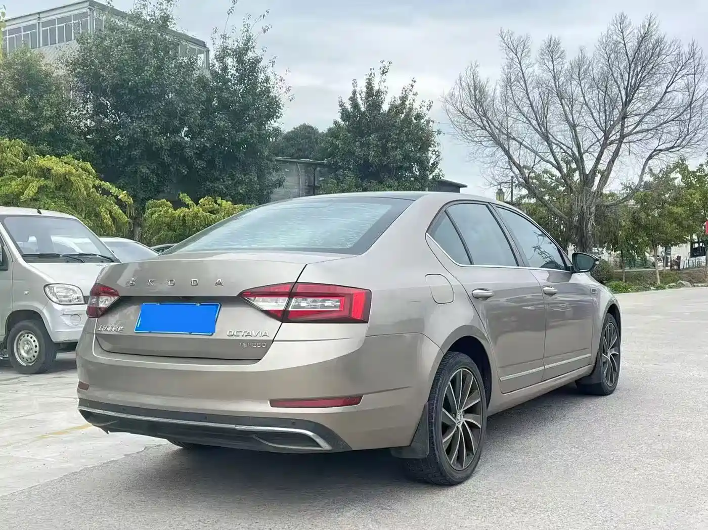 Škoda Octavia 2019 TSI280 DSG Smart Drive Luxury Edition China VI фото 4