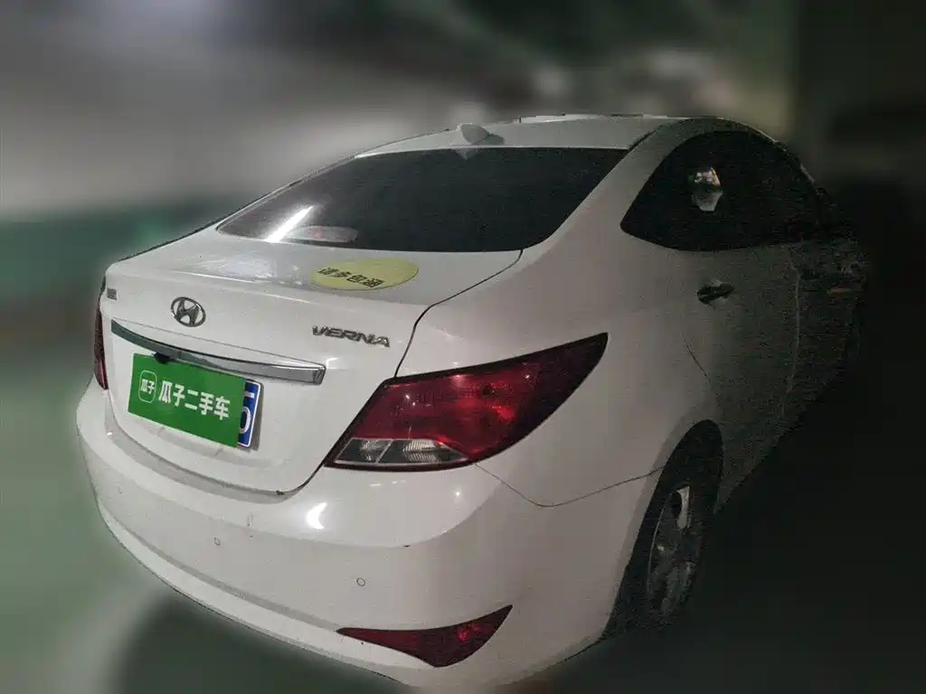 Hyundai Verna 2014 1.4L Automatic Leading GLX фото 5