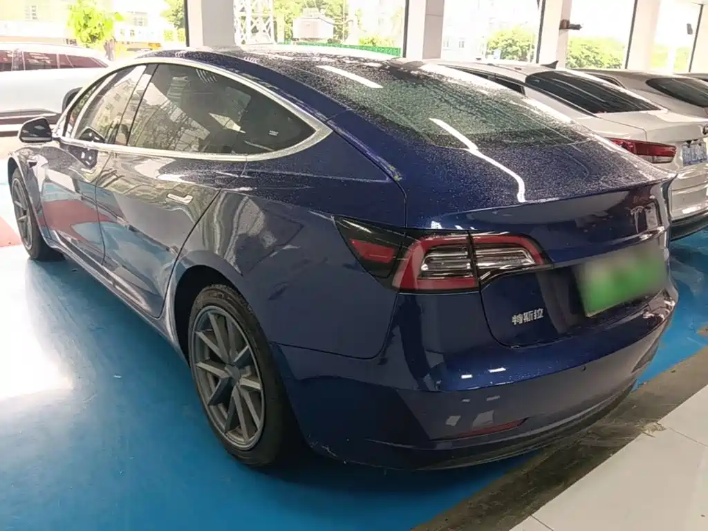 Фото 5 - Tesla Model 3