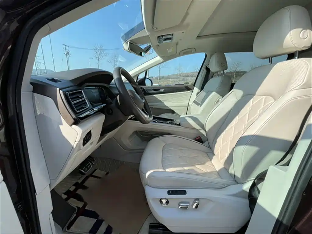 Volkswagen Viloran 2022 380TSI Premium Edition фото 25