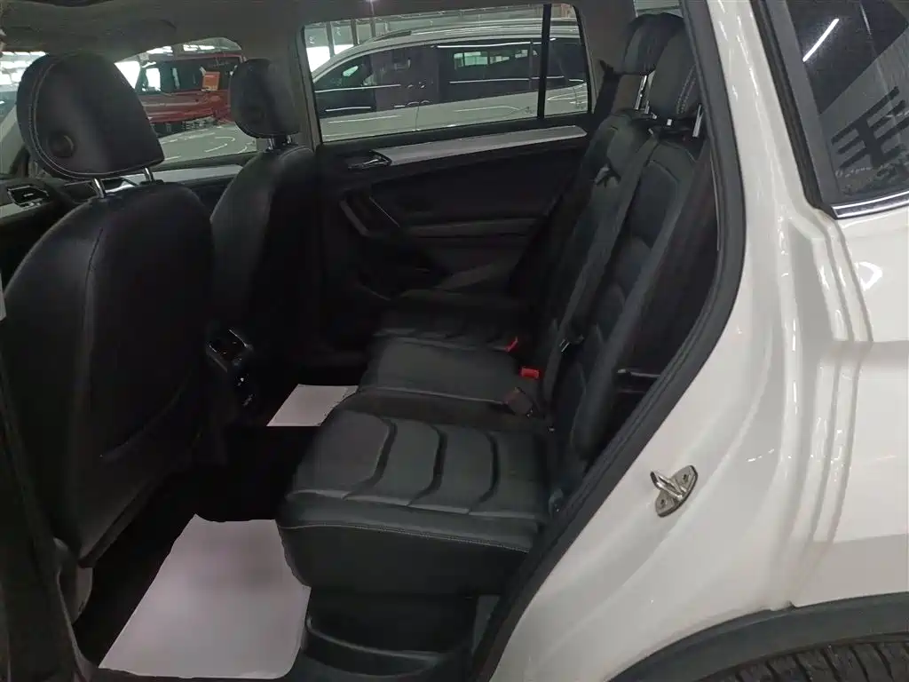 Volkswagen Tiguan L 2019 Facelift 330TSI Auto 2WD Smart Luxury China VI фото 17