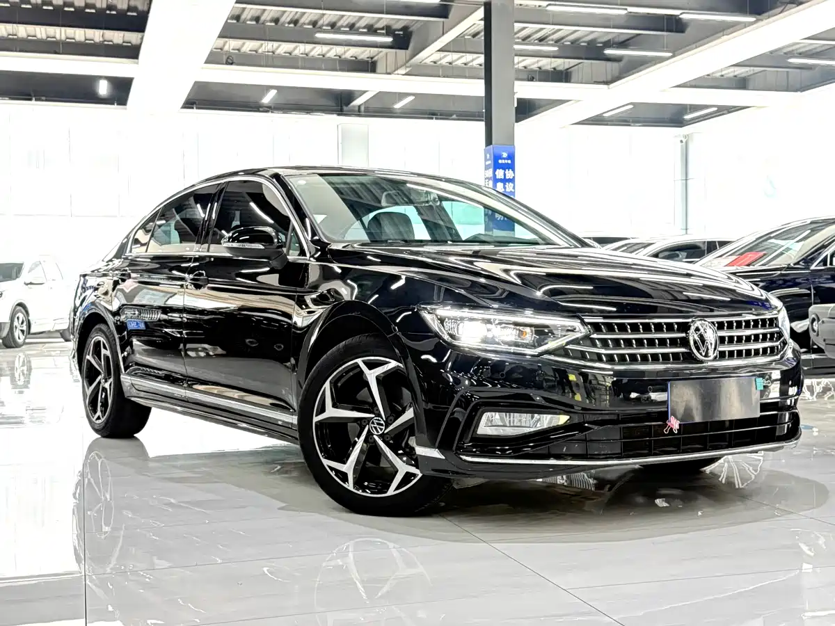 Volkswagen Magotan 2023 2 Million Units Anniversary Edition 330TSI DSG Leading Type фото 6