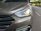 Фото 24 - Hyundai Santa Fe