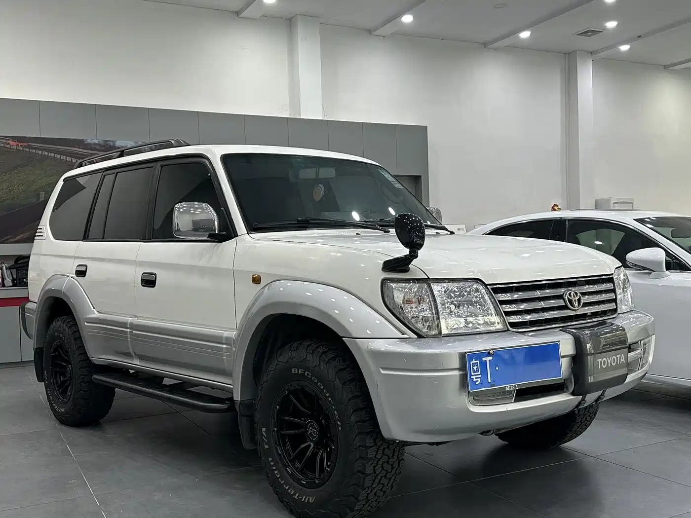 Toyota Prado (Import) фото 3