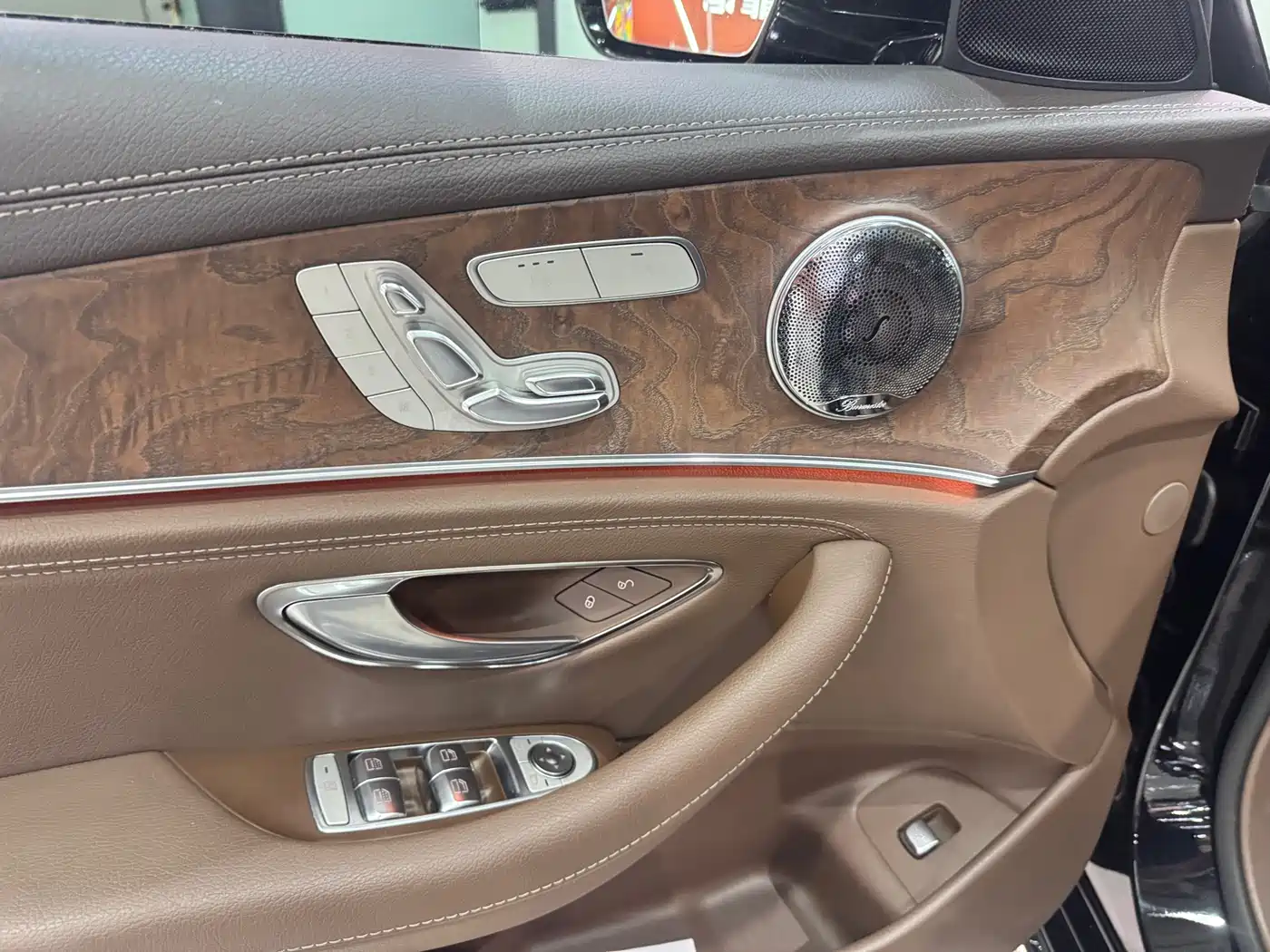Mercedes-Benz E-Class 2016 E 300 L Luxury фото 14