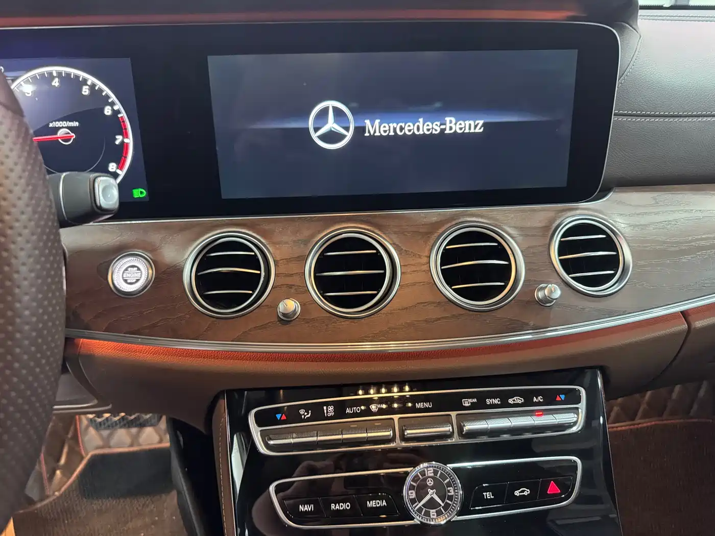 Mercedes-Benz E-Class 2016 E 300 L Luxury фото 15