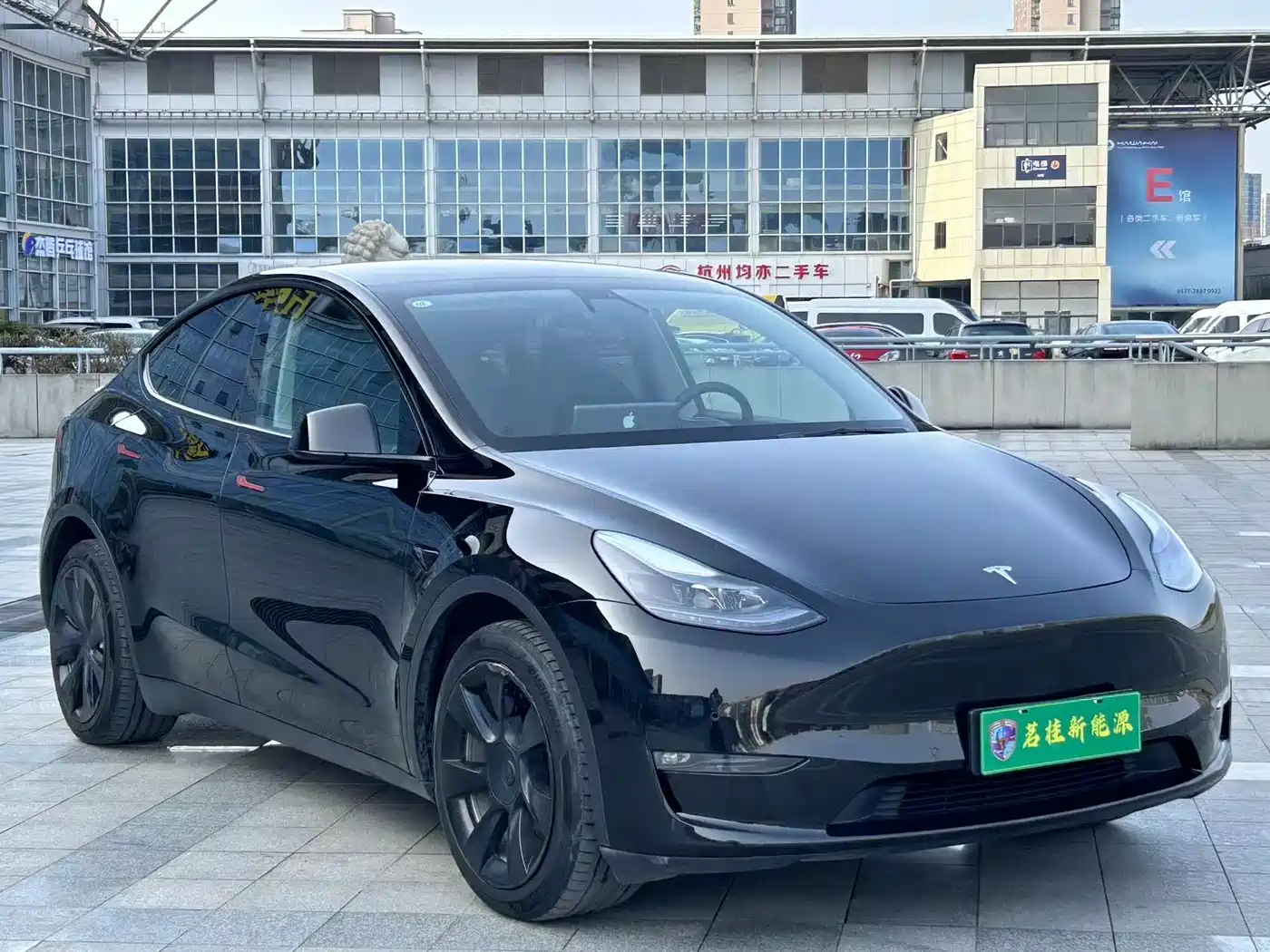 TESLA MODEL Y