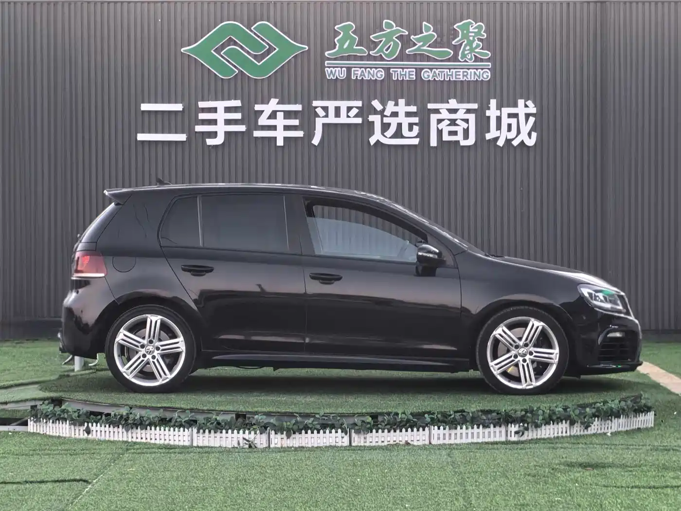 Volkswagen Golf (Import) 2011 2.0TSI R фото 4