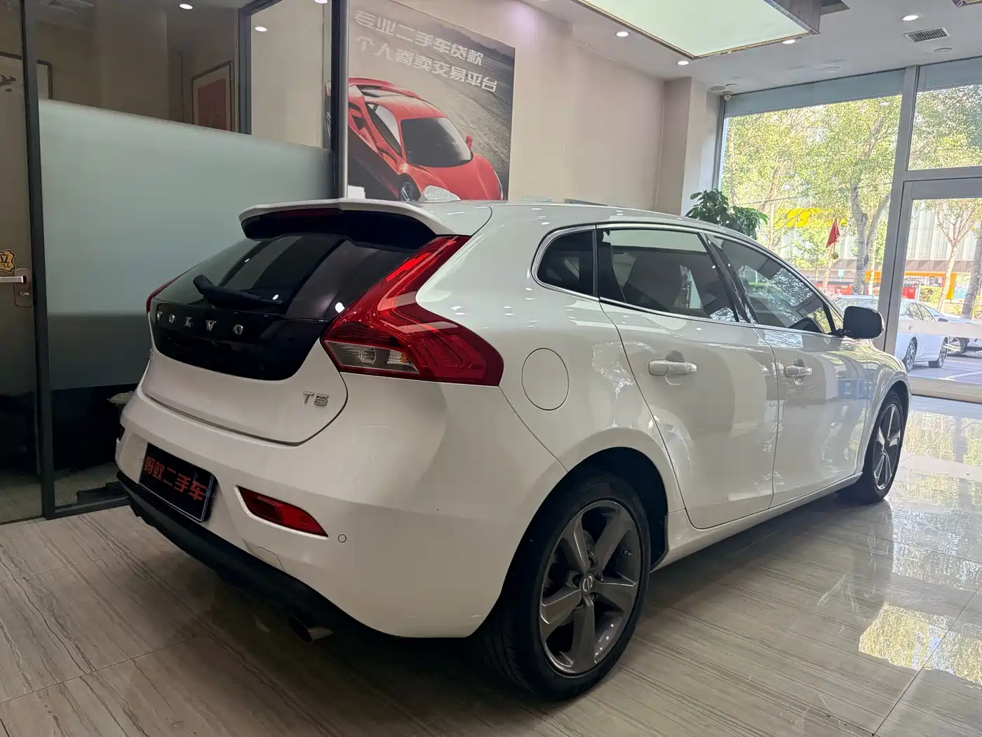 Volvo V40 2014 2014 T5 Intelligent Premium