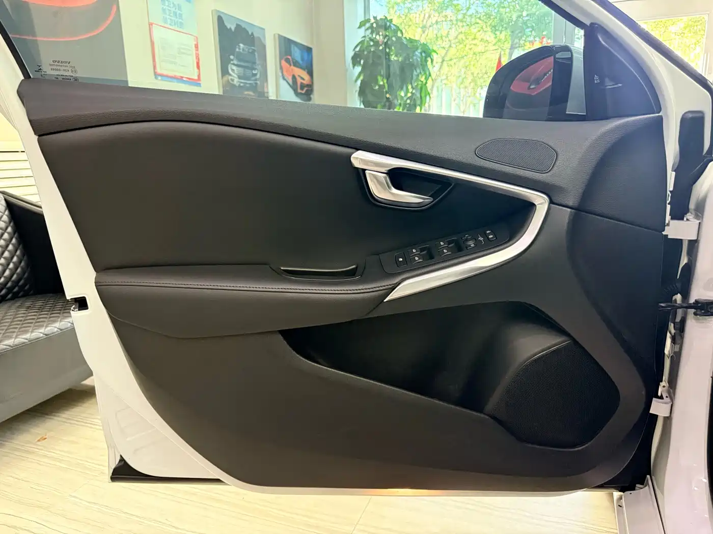 Volvo V40 2014 2014 T5 Intelligent Premium