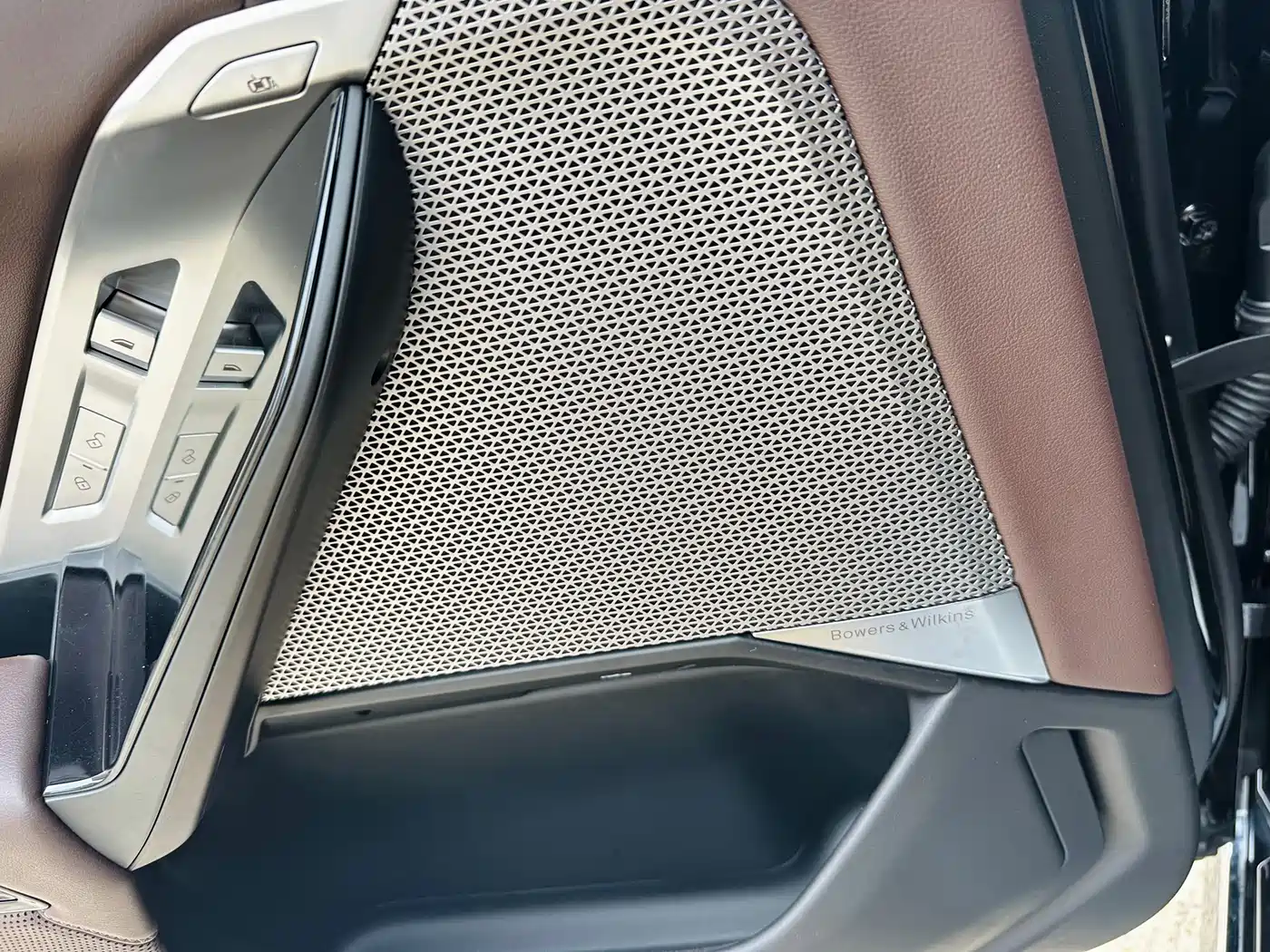 BMW 7 Series 2023 Facelift 740Li Exclusive M Sport Package фото 8