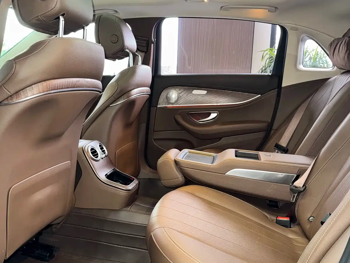 MERCEDES-BENZ E CLASS