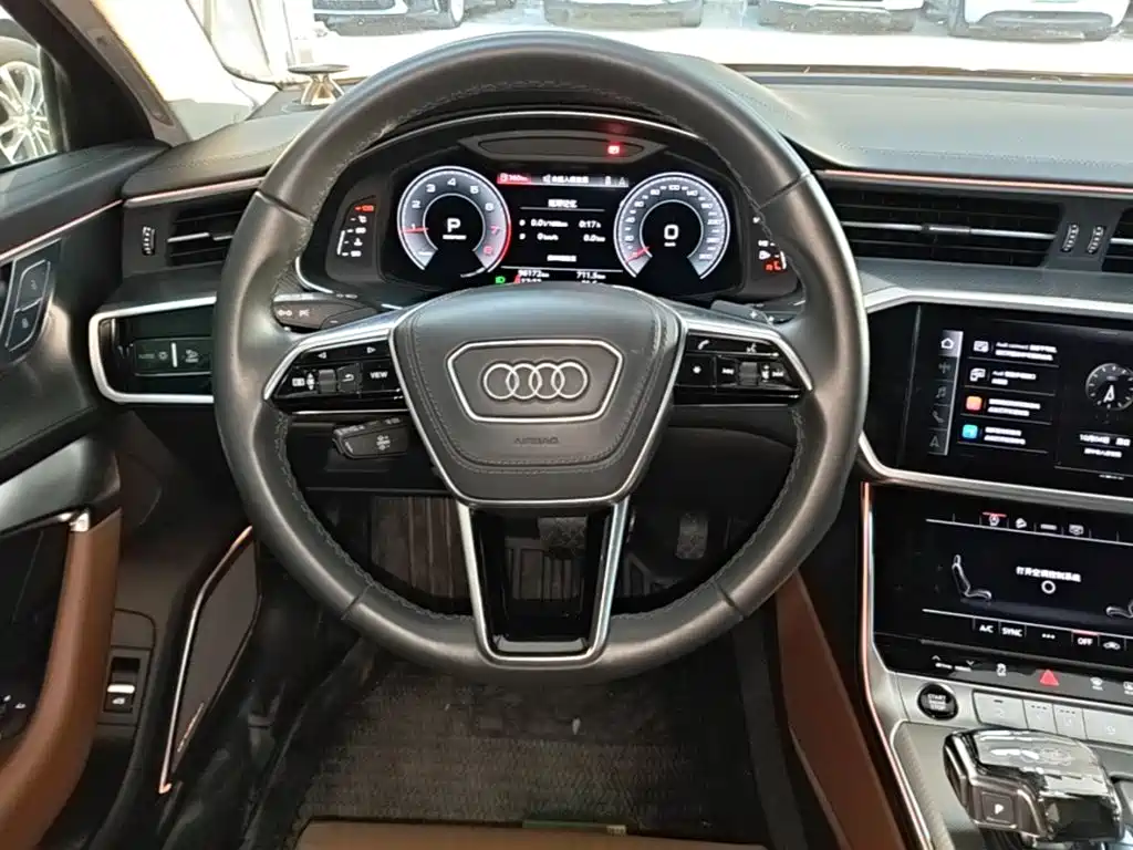 Фото 15 - Audi A6L