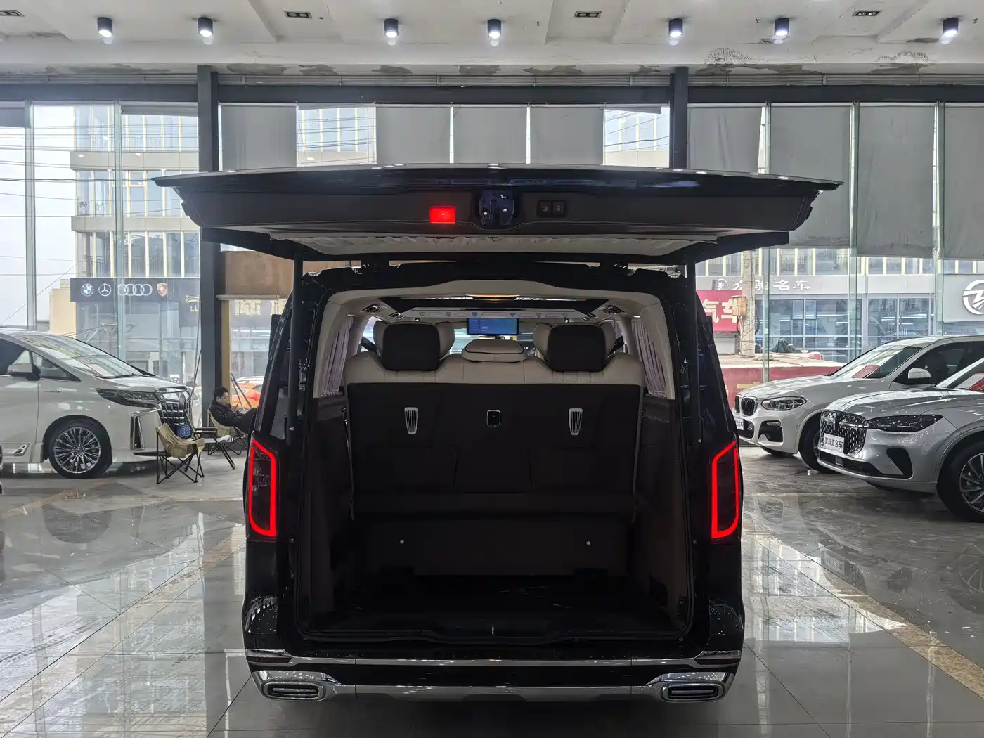 Mercedes-Benz Vito 2021 2.0T Business Edition 7-seater фото 21