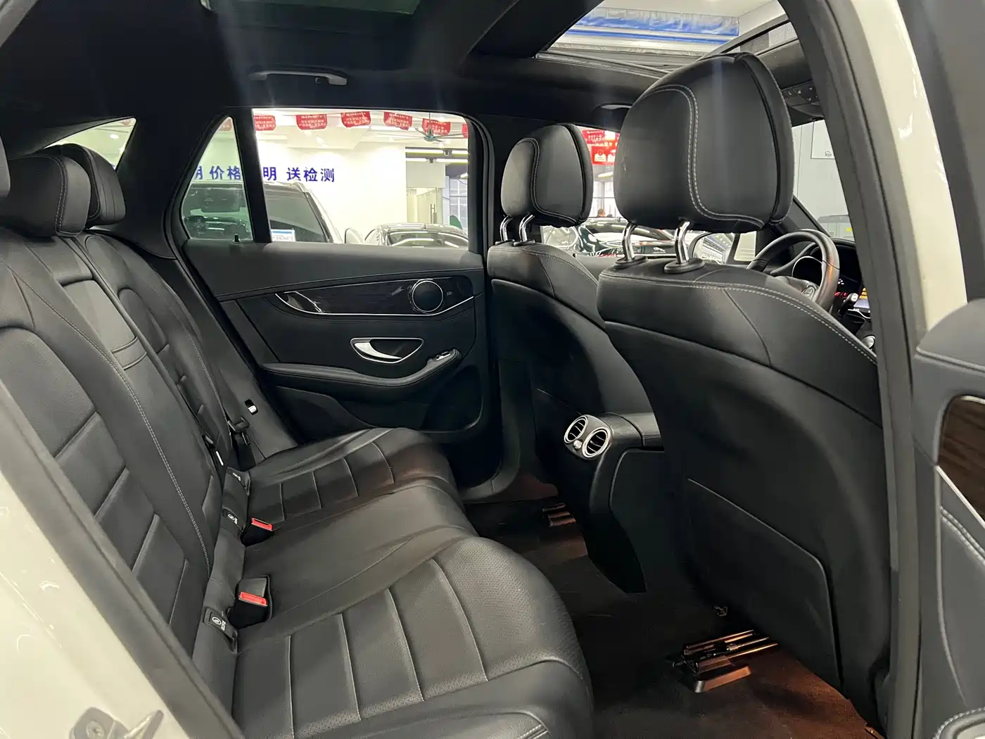 Mercedes-Benz GLC 2017 GLC 260 4MATIC Luxury фото 10