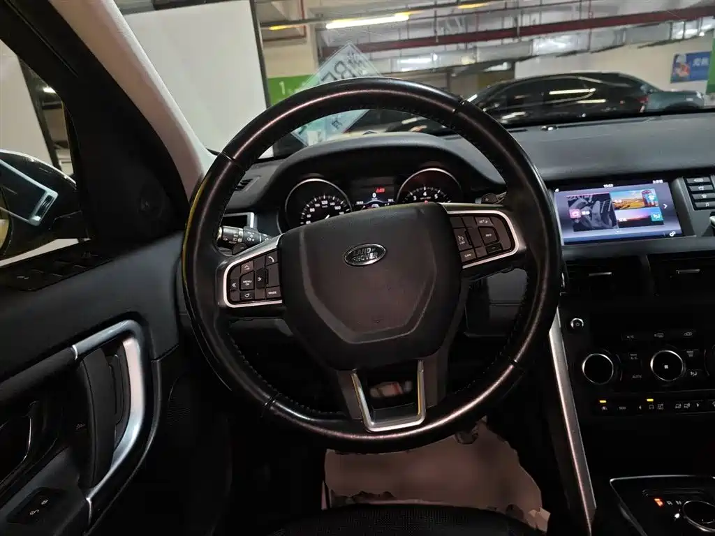 Land Rover Discovery Sport 2017 2.0T SE фото 7