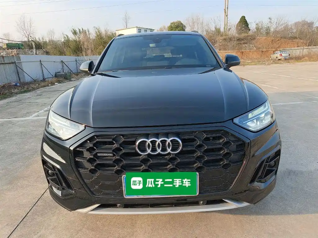 Audi Q5L 2024 Model 40 TFSI Luxury Dynamic фото 3