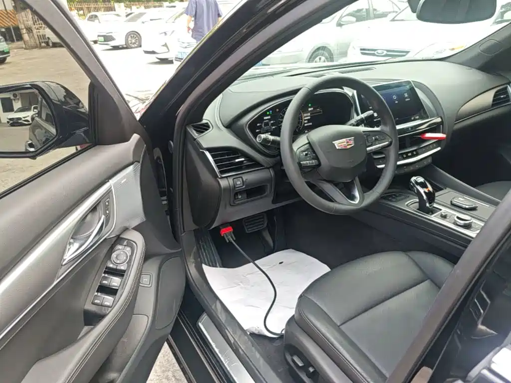 Cadillac CT5 2024 2023 28T Luxury Style (Standard Edition)