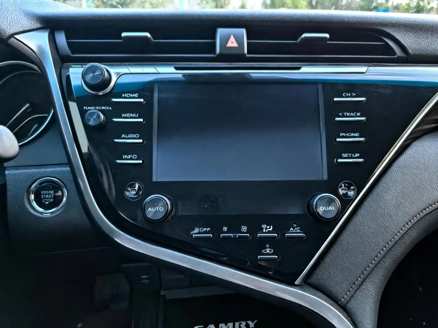 Toyota Camry 2018 2.5G Luxury Edition фото 15