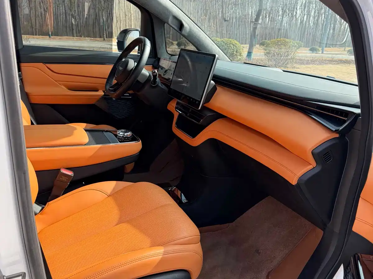 GEELY GALAXY WING TRUE L380