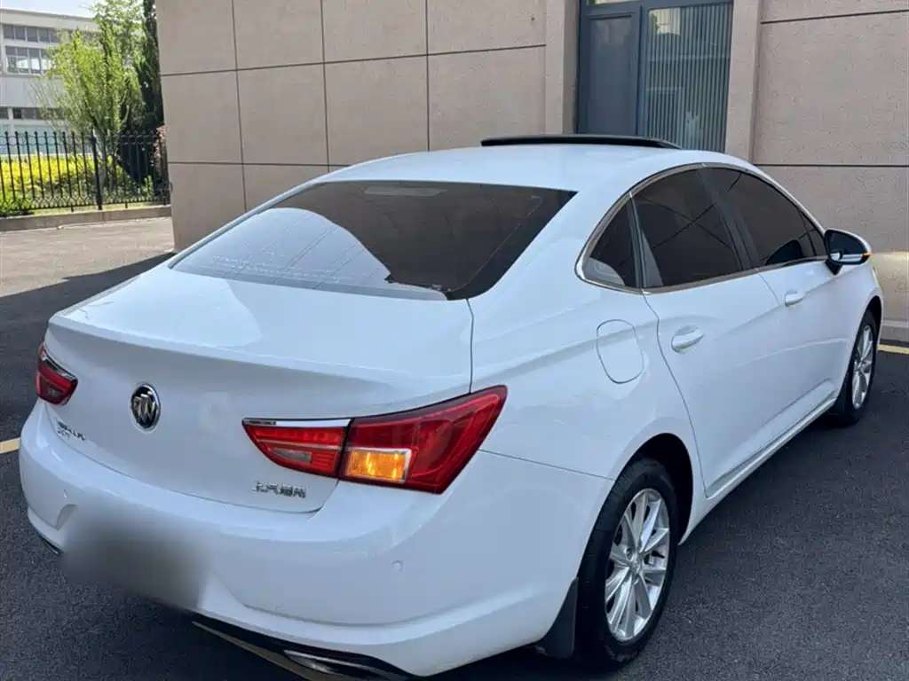 Buick Verano 2017 Sedan 20T DCT Leading фото 9