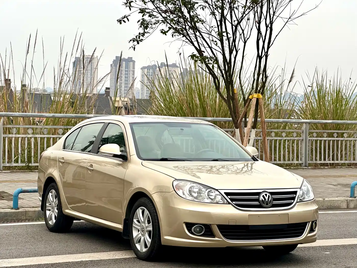 Volkswagen Lavida 2011 1.6L Automatic Pinxuan Edition фото 2