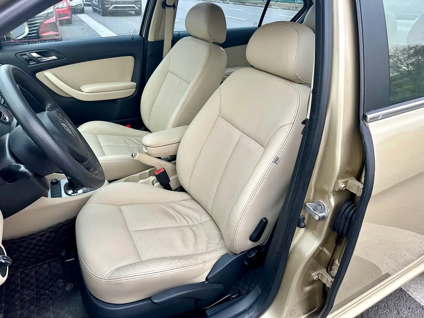 Volkswagen Lavida 2011 1.6L Automatic Pinxuan Edition фото 15