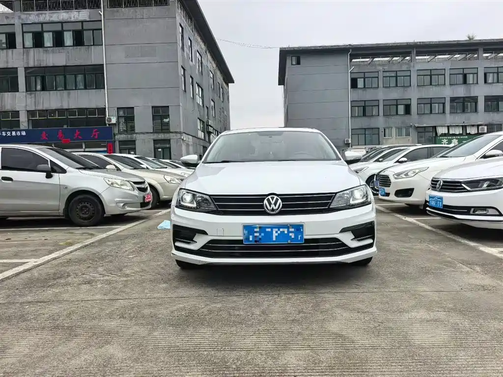 Volkswagen Sagitar 2018 280TSI DSG Spark Edition фото 2