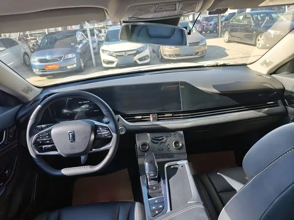 Фото 12 - Besturn B70